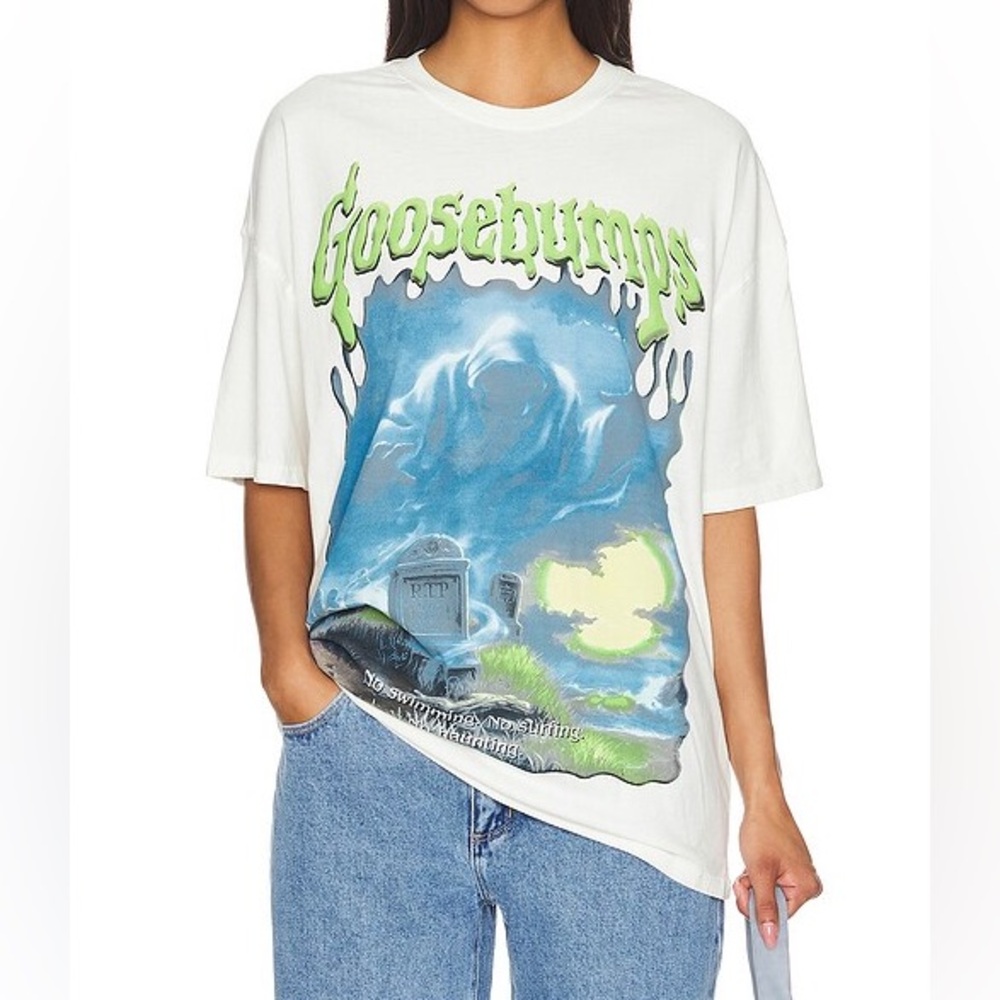 Philcos Revolve Goosebumps graveyard boxy tee ivory white M
